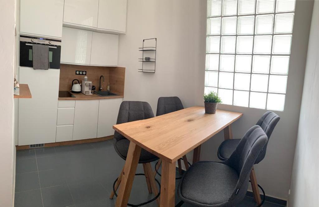 Wine Apartments Hradec Centre Hradec Králové Esterno foto